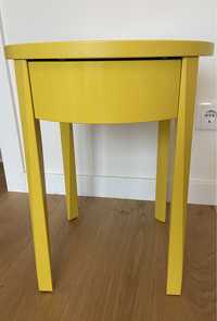 Mesa de cabeceira amarela