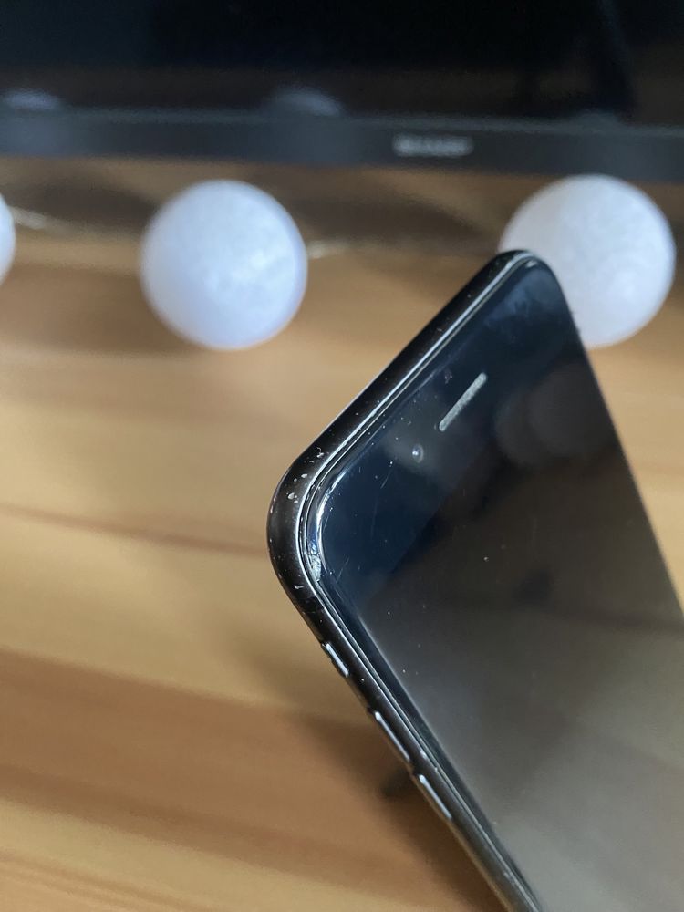 Iphone 8 Space Grey stan bdb w pełni sprawny 100% bateria