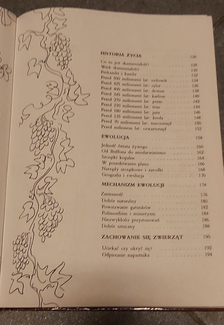 Larousse "Ziemia Rośliny Zwierzęta"