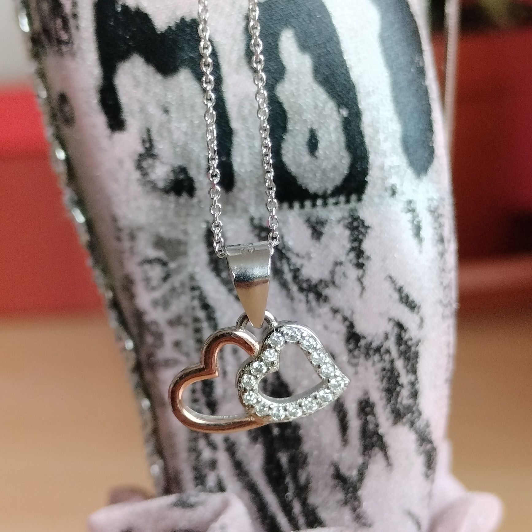 Srebrny naszyjnik, łańcuszek z przywieszką dwa serca, cyrkonie, złoto