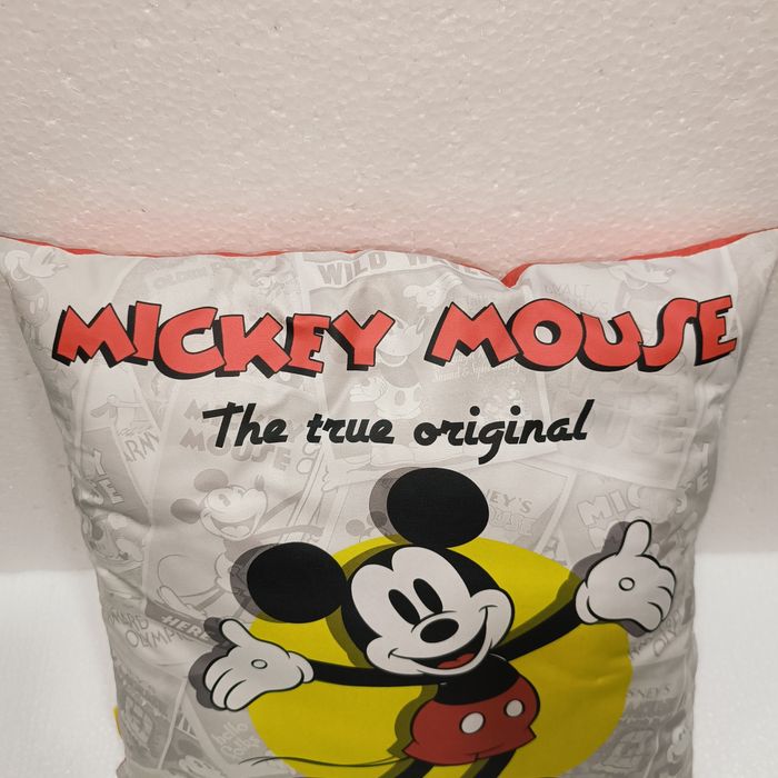 Almofada Disney Mickey Mouse Lados Diferentes Vermelho e Cinza 38cm