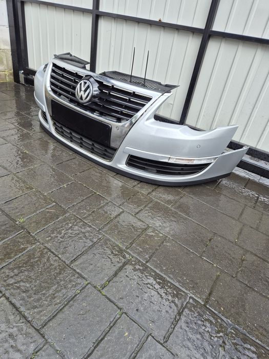 Zderzak przód przedni VW Passat b6 rok 09 kod lak LA7W pdcx4