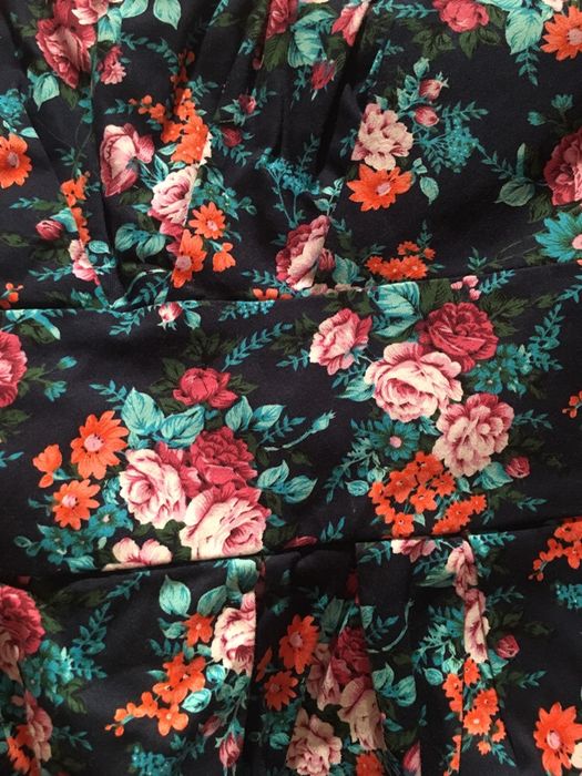 Vestidos e Macacão