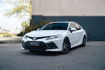 Wynajem Toyota Camry Executive+ VIP brak limitu kilometrów bez kaucji