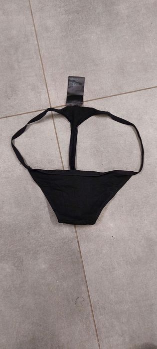 Stringi damskie piękne