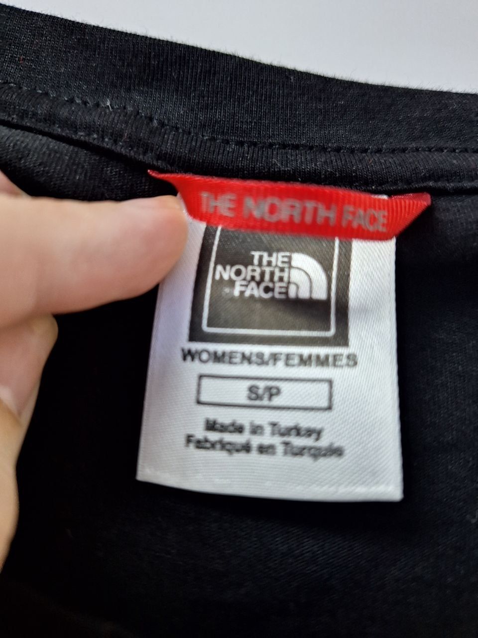 Жіноча футболка  The  North Face, розмір с, s.