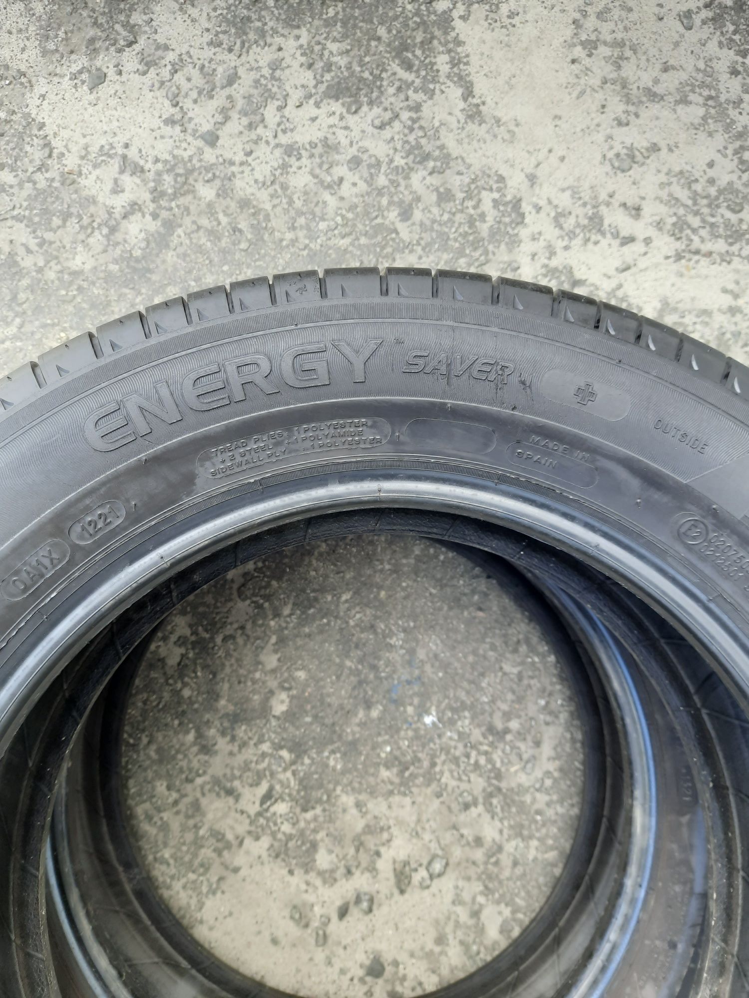 Продам комплект шин Michelin 205/60/16