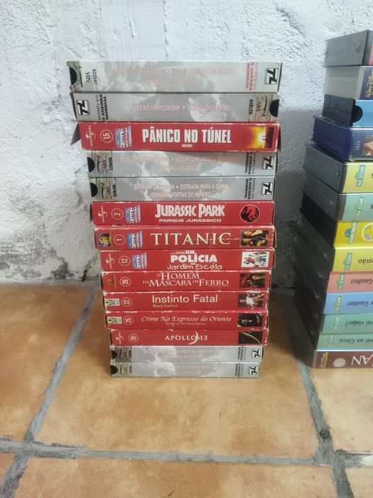 Cassetes VHS, desenho animado, filmes documentos rua sésamo novos
