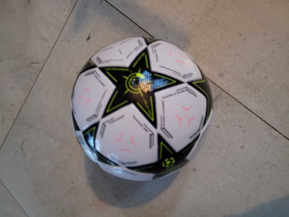 ADIDAS PIŁKA Lig Mistrzów sezon 24/25 LEAGUE BOX JG8778 R.5.