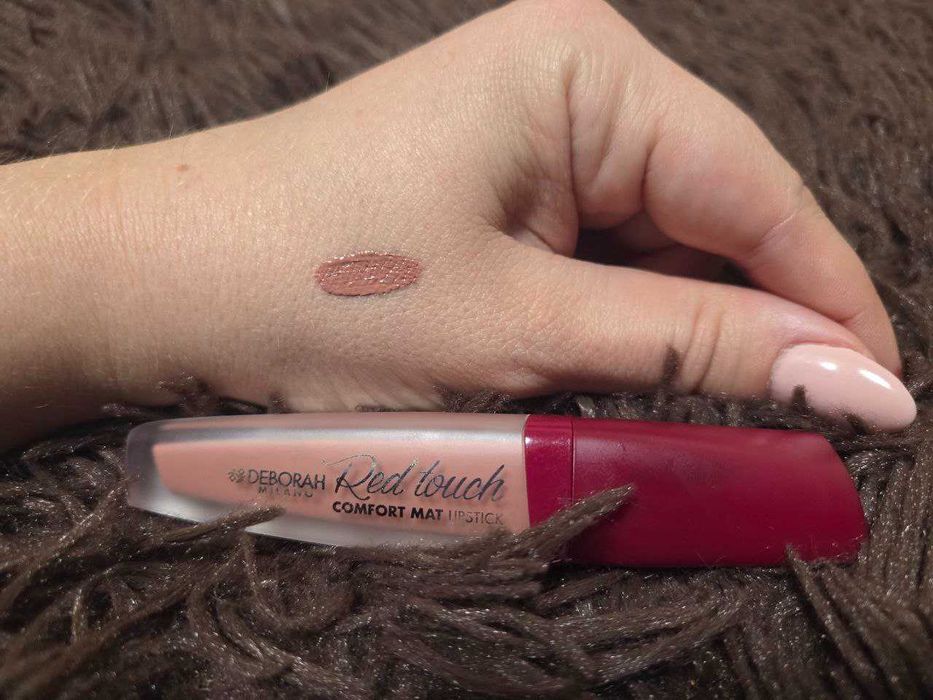 Стійка помада Deborah (матова)