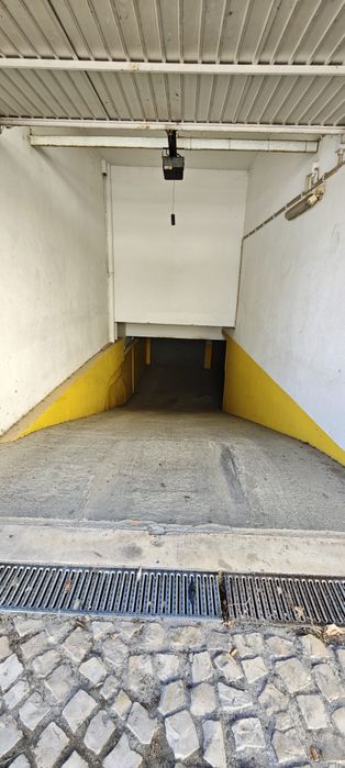 Alugo garagem Pinhal Novo