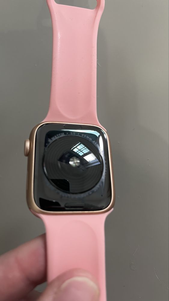 Apple Watch 44 SE Rose Gold