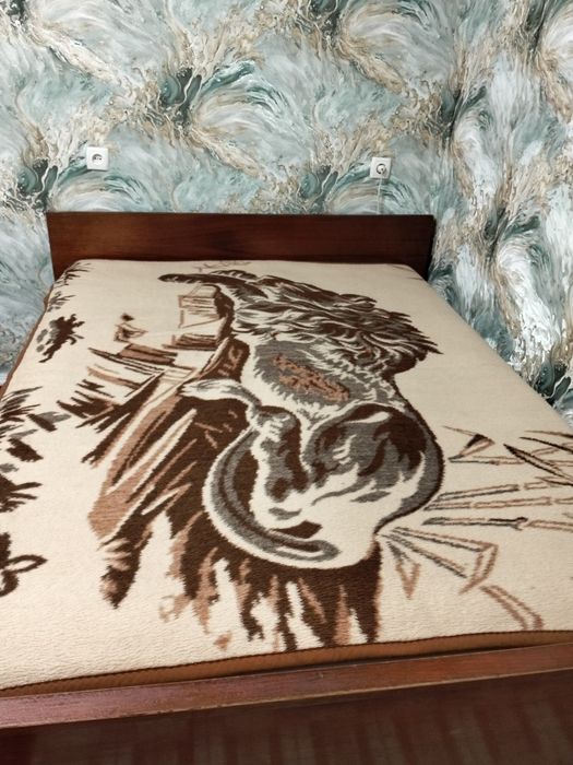 Ліжко двух  спальне  .