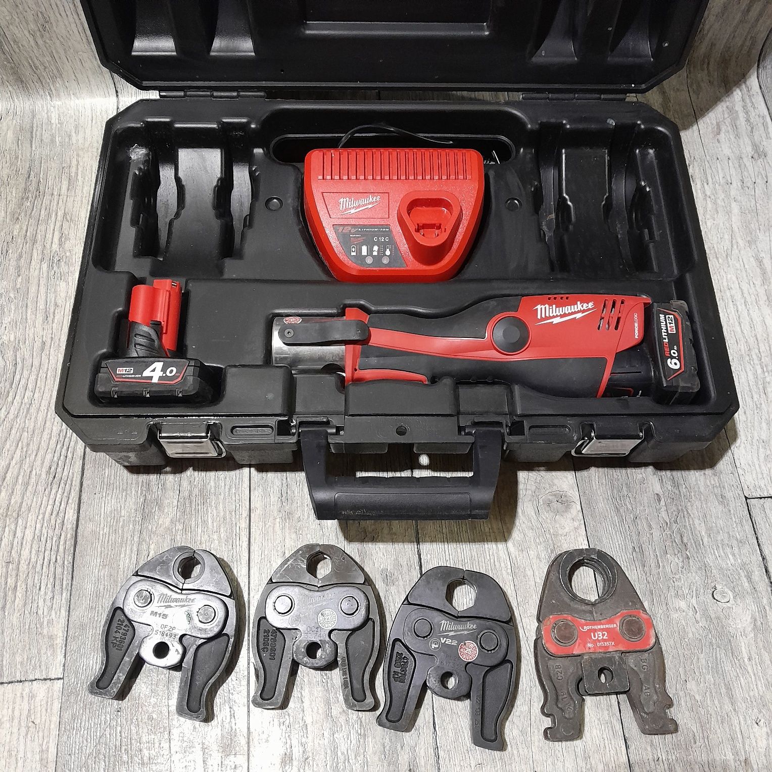 Zaciskarka  Milwaukee M12 HPT 2023r