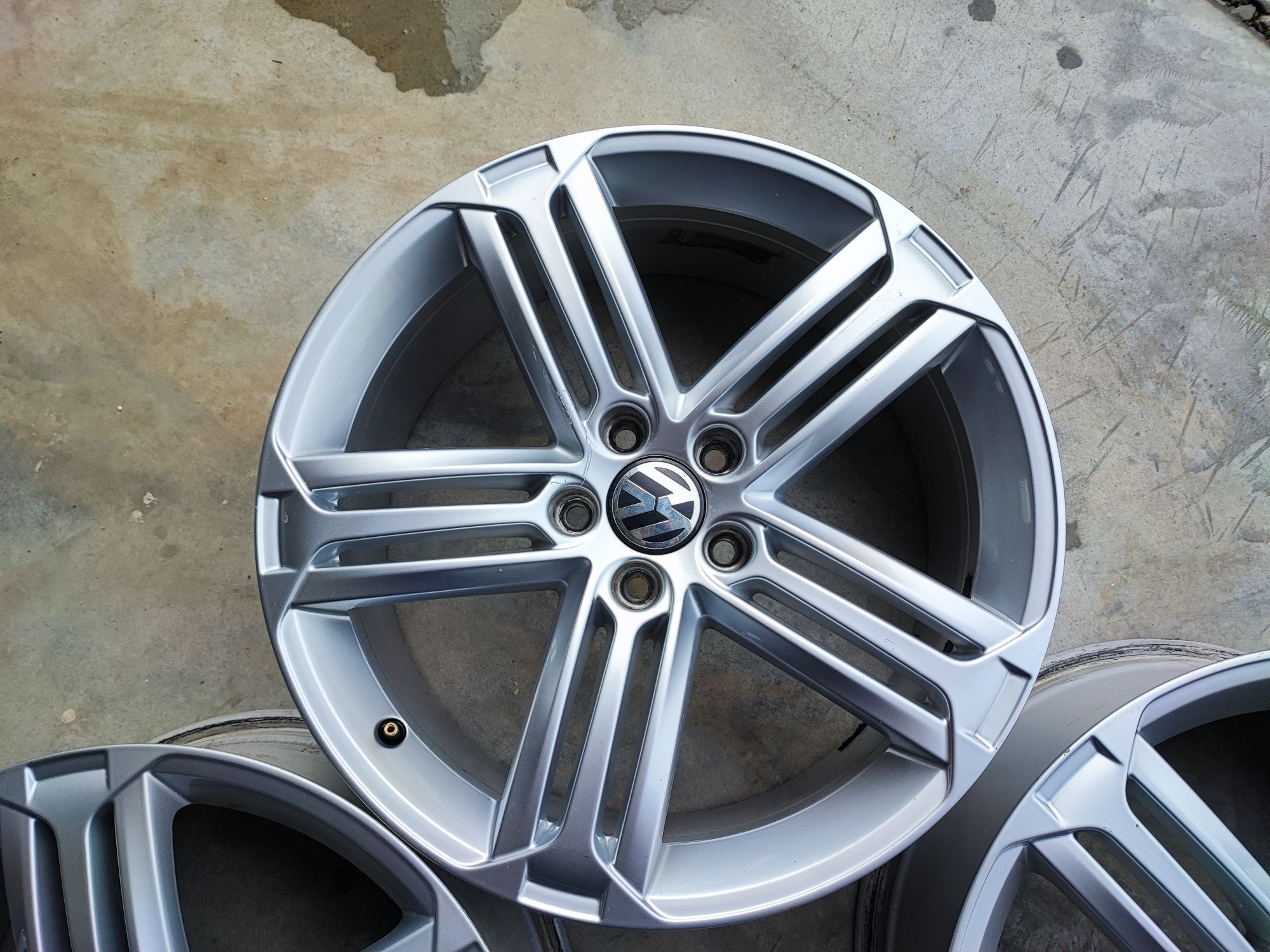 Super Felgi VW tallageda 19 Golf R line 5x112 Passat Eos