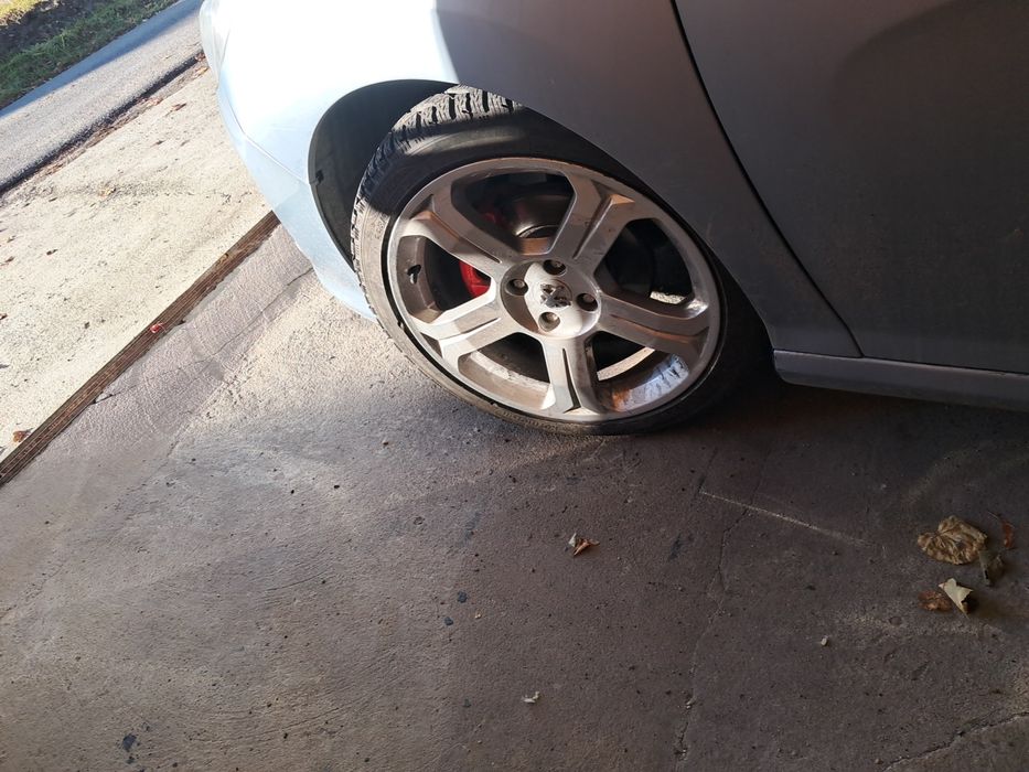 308 cc w pięknym zestawieniu kolorów