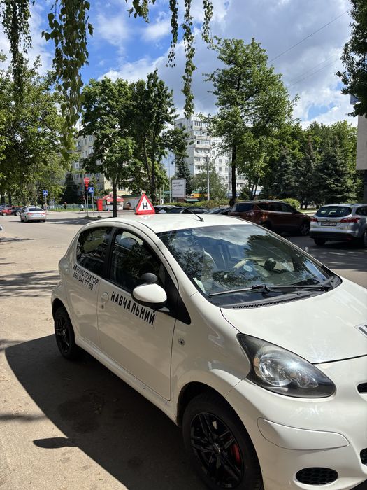 Автоінструктор з водіння