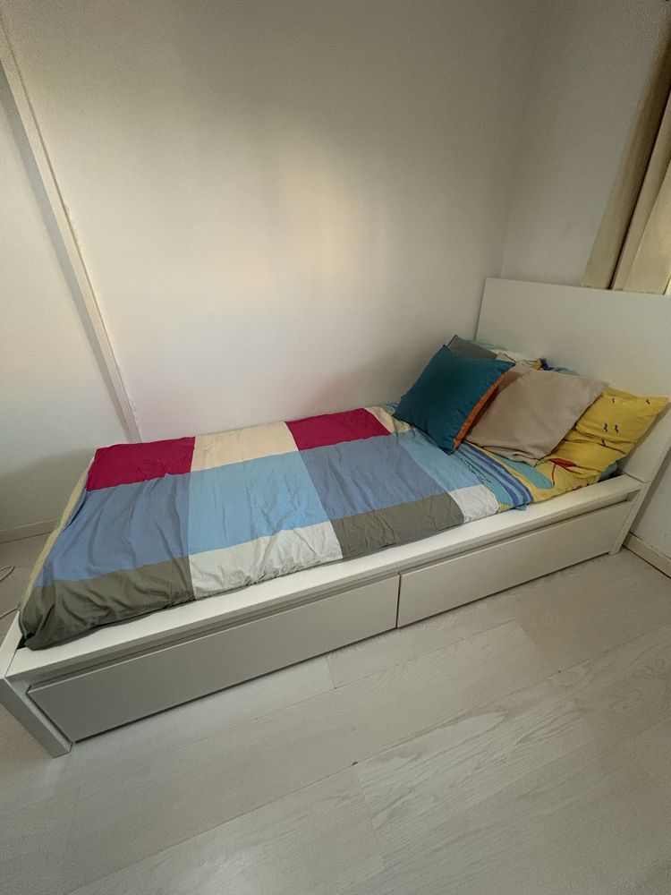 Cama MALM duas gavetas