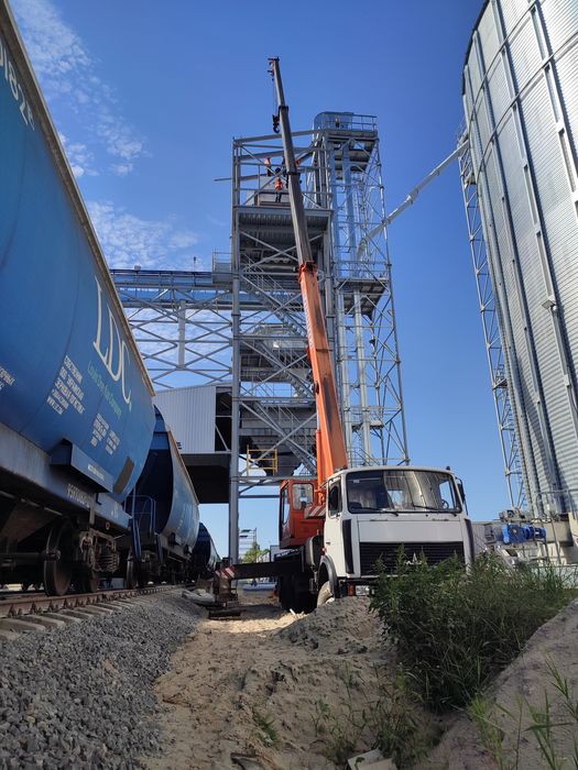 Послуги автокранів 25 тонн  у м.Ковель є люлька монтажна