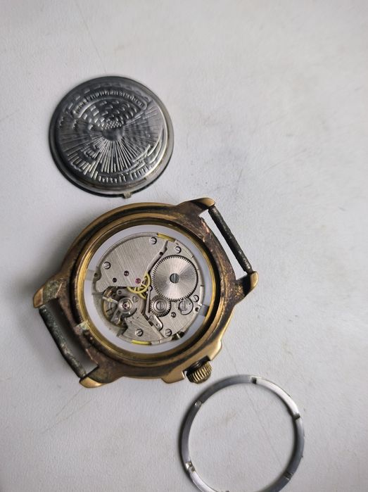 Годинник командирський  в гарному стані, працюють ідеально