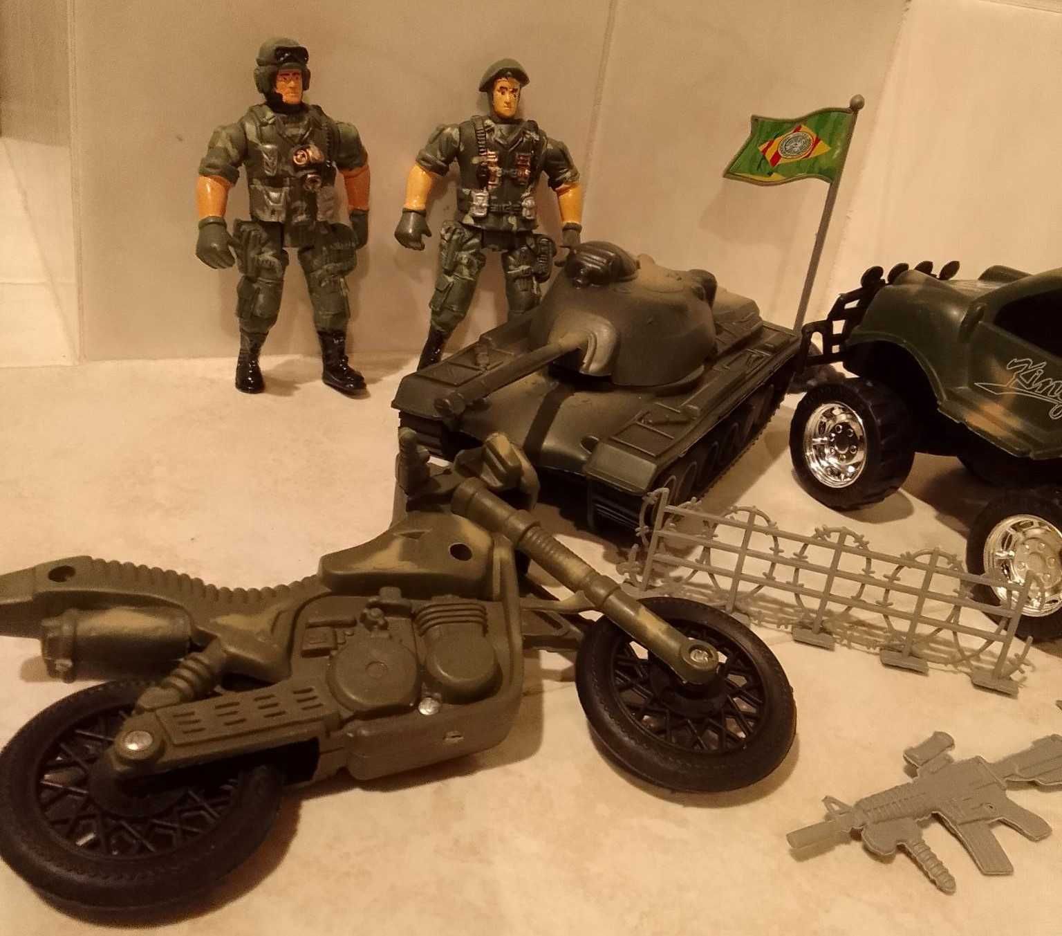 Игрушки Фигурки Киндер Сюрприз Солдатики