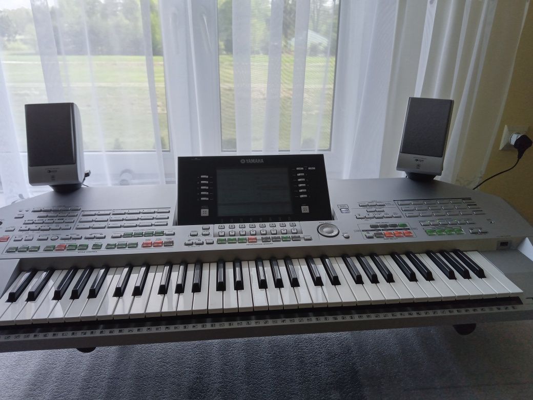 Yamaha Tyros 2 plus nagłośnienie