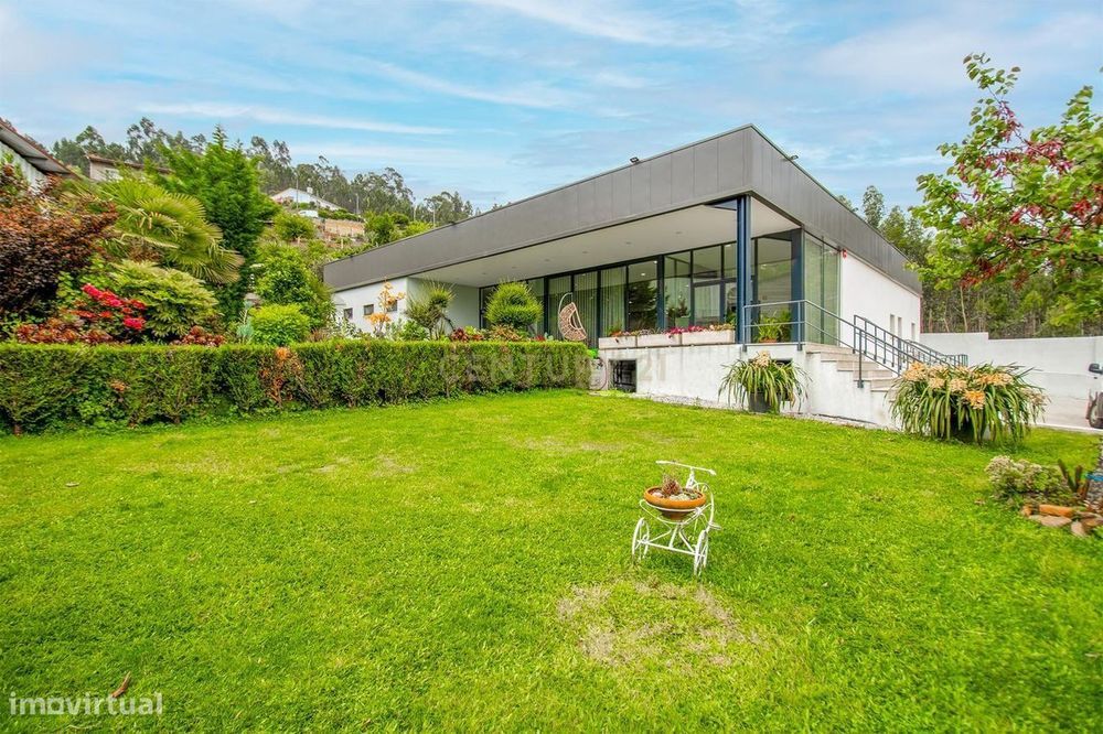 Quintinha de eventos com salão, restaurante para trespasse em Reguenga