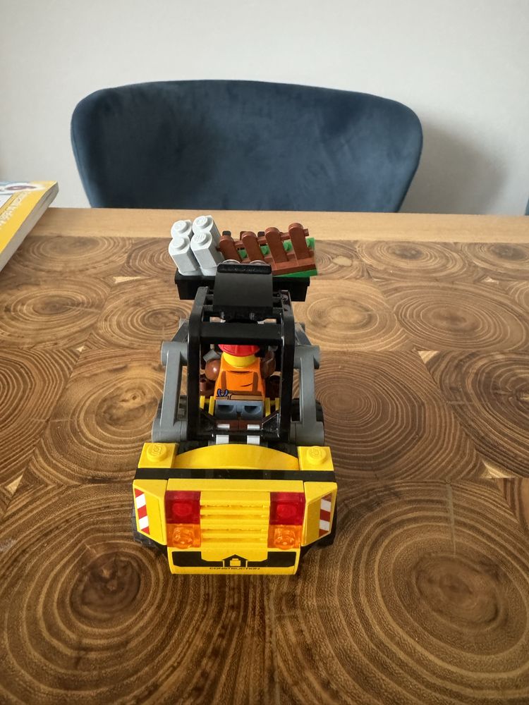 LEGO City 60219 ładowarko koparka figurka kompletny klocki chlopiece