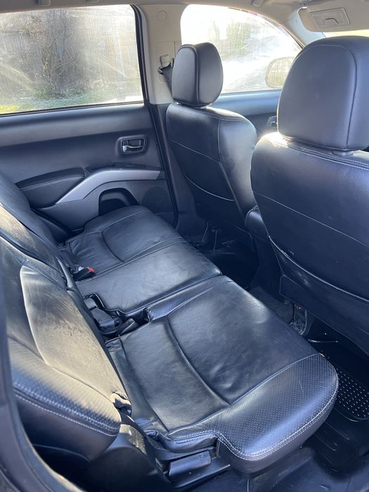 Продам свіжопригнане авто мітсубісі аутлендер