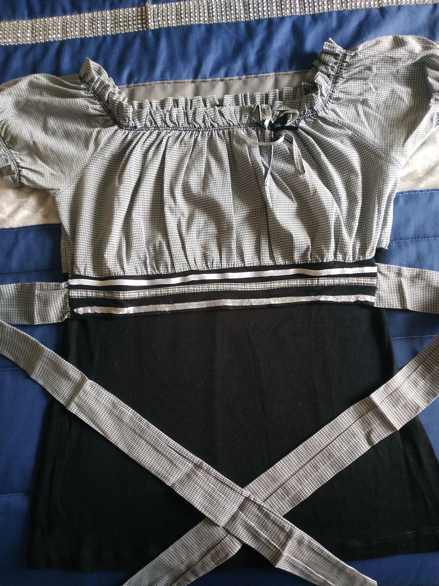 Blusa preta e branca da Origem