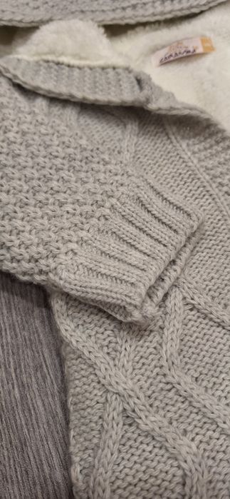 В'язаний теплий комбінезончик та теплі пінетки