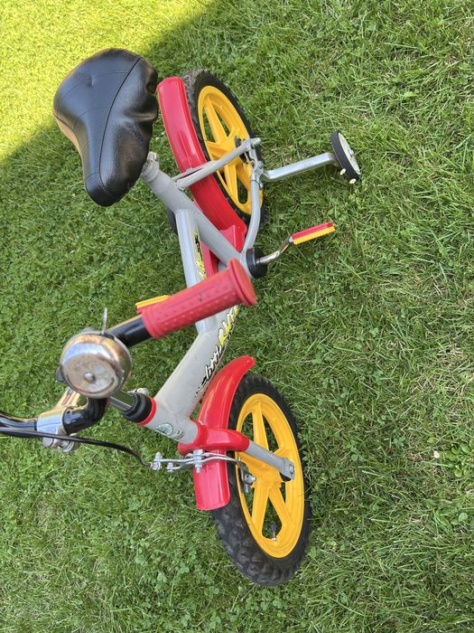 Rowerek z bocznymi kółkami
