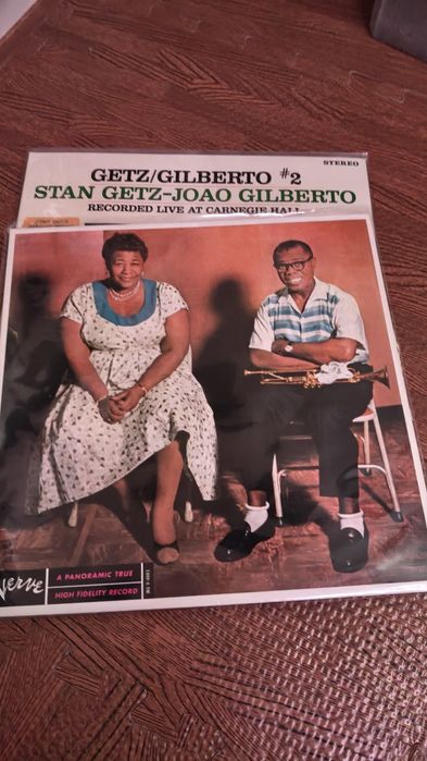 Stan Getz/João Gilberto 
Ella and Louis 
Ella um Berlin

Novos

Ediçõe