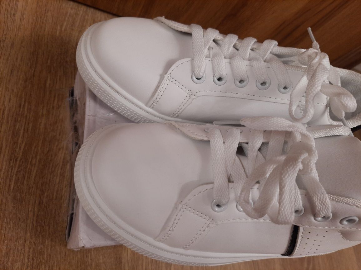 Nowe buty białe tenisówki trampki sneakersy adidasy  39