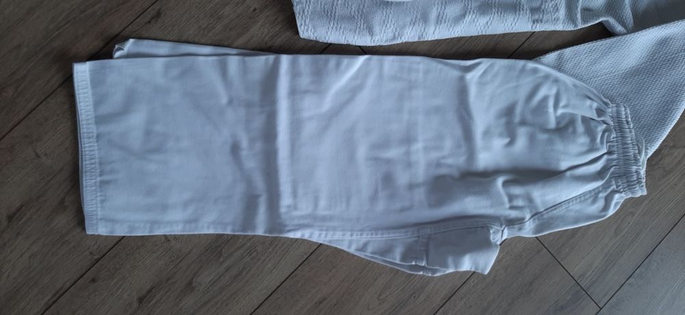 Kimono, strój do judo, karate rozm. 140