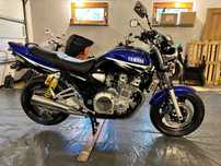 YAMAHA XJR 1300 kanapa