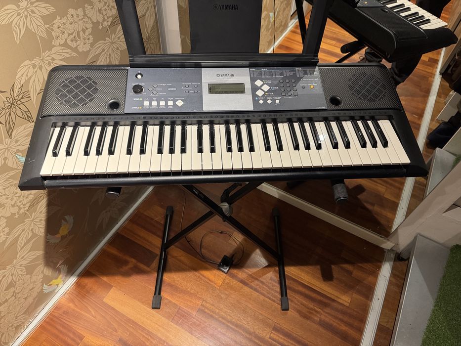 Teclado Yamaha YPT 230