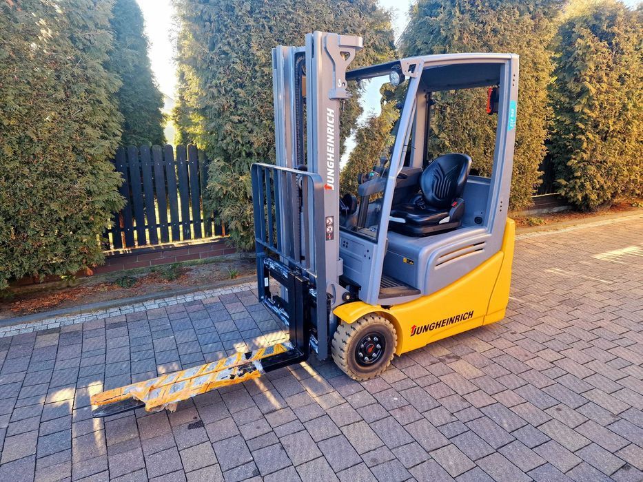 Jungheinrich EFG 215 Wózek paletowy widłowy Elektryczny Triplex 2019