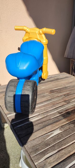 Mota kids Feber super prática leve resistente confortável como nova