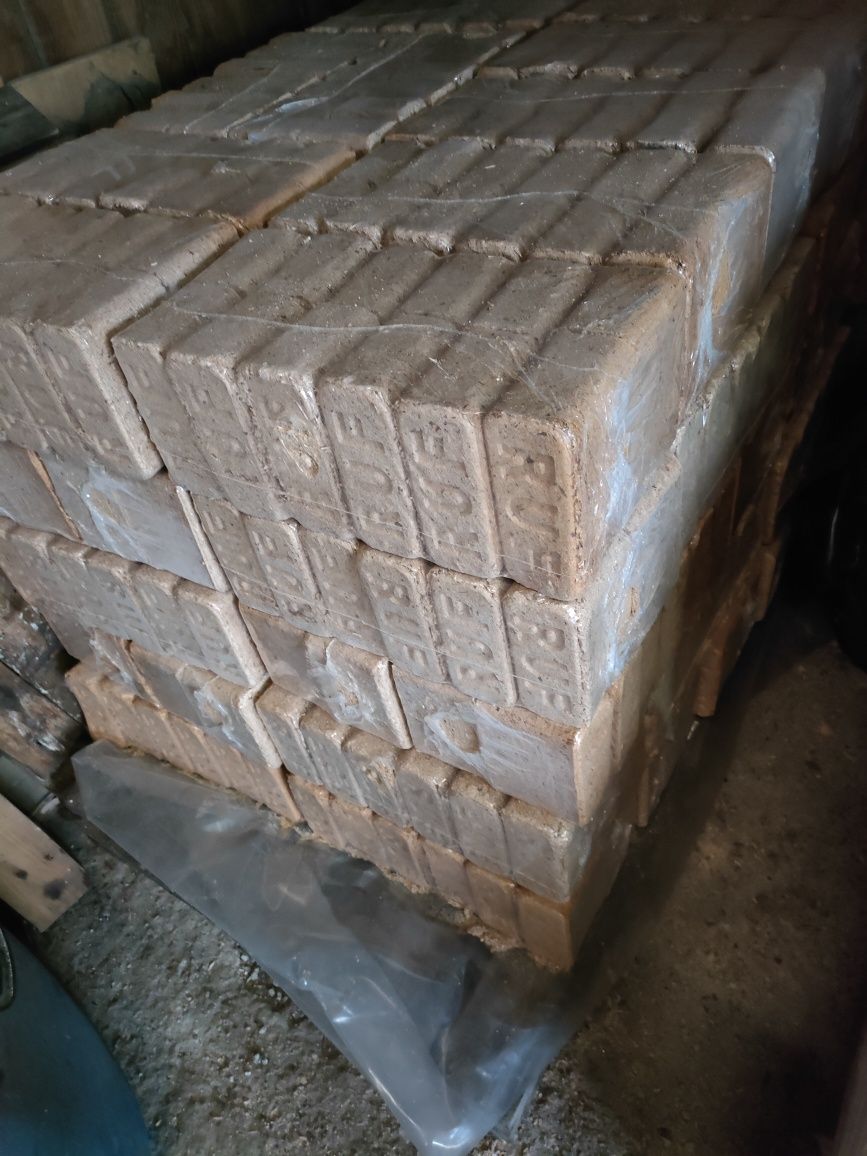 Brykiet drzewny RUF-workowany po 10kg, opał