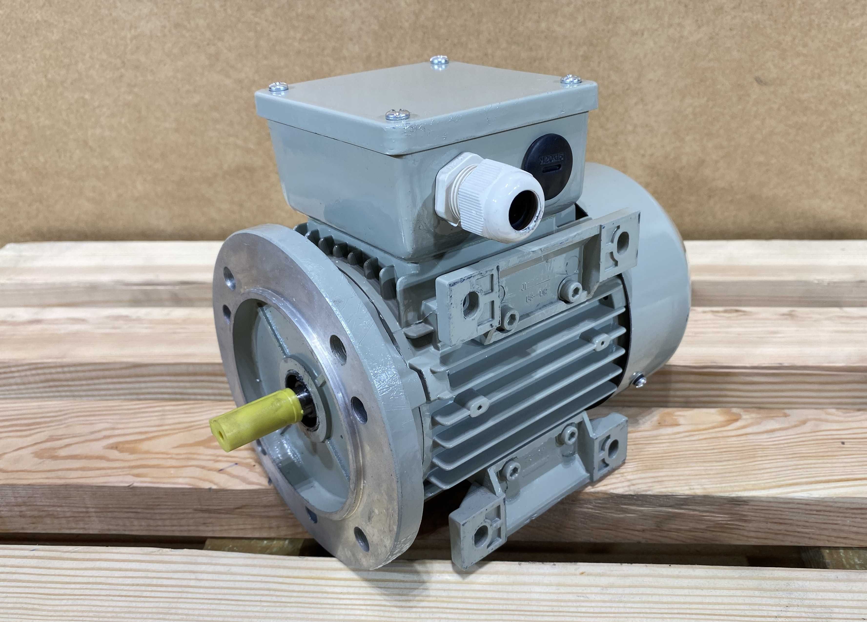 silnik elektryczny 0,18kW 2720obr. 3fazowy 63B35