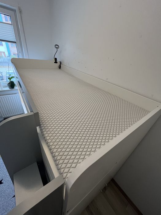 Łóżko piętrowe z biurkiem i szafą + materac.