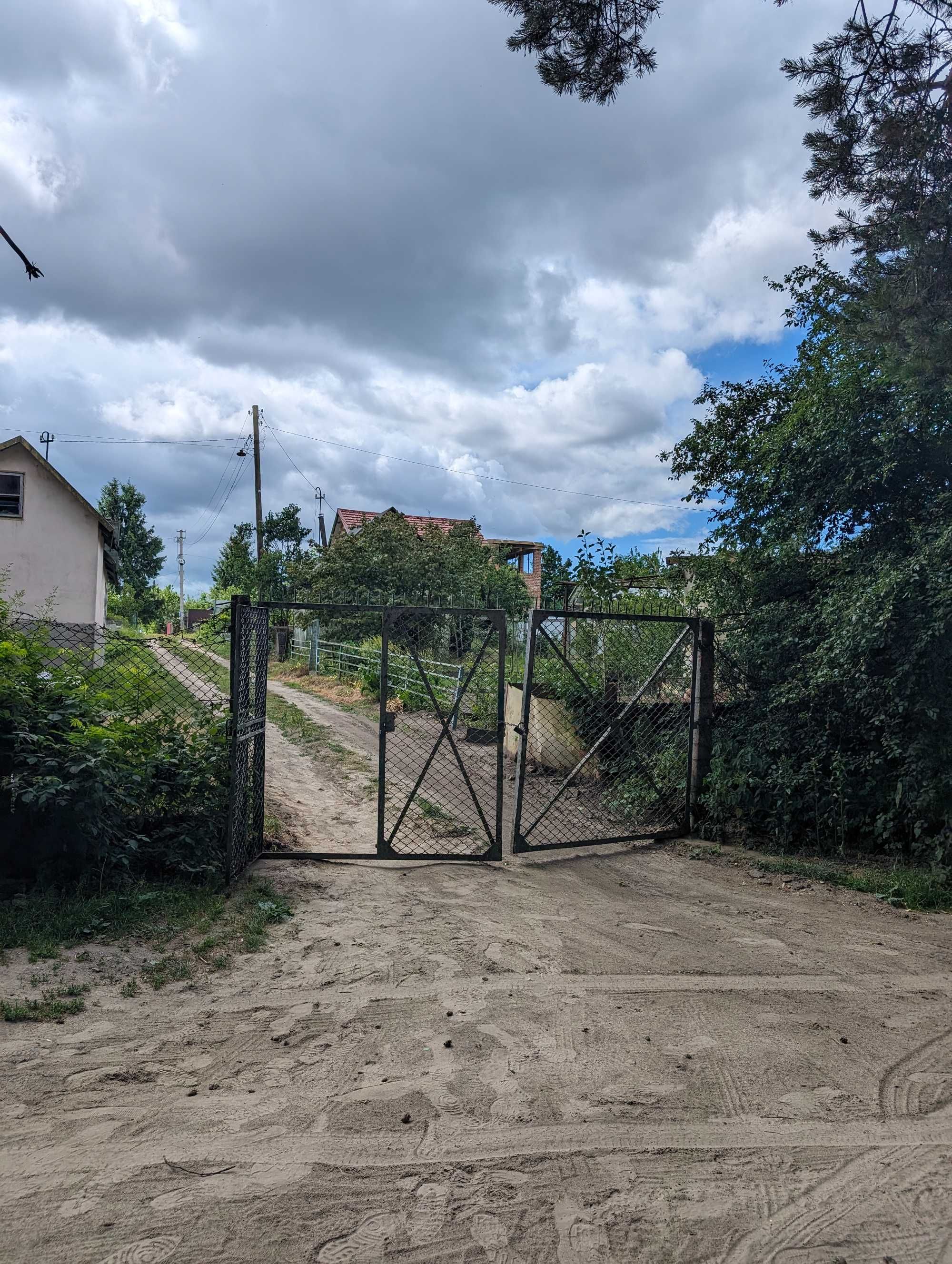 Продається будинок 200 м2, дача, котедж у Львові поряд з лісом