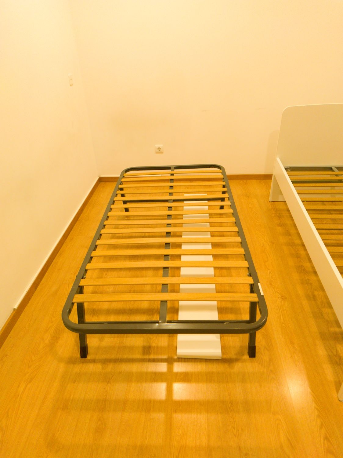 Cama solteiro como nova
