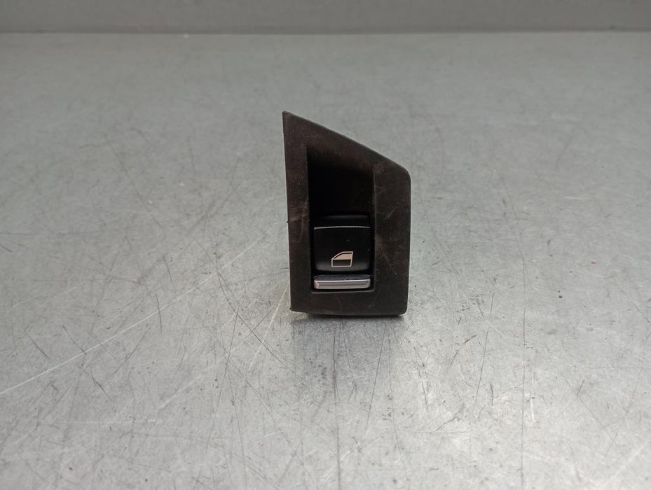 Comando / botão / interruptor vidros trás direito BMW 5 (F10)
