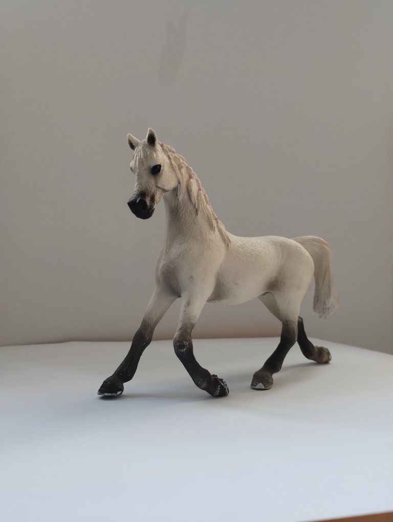 Klacz Arabska Schleich