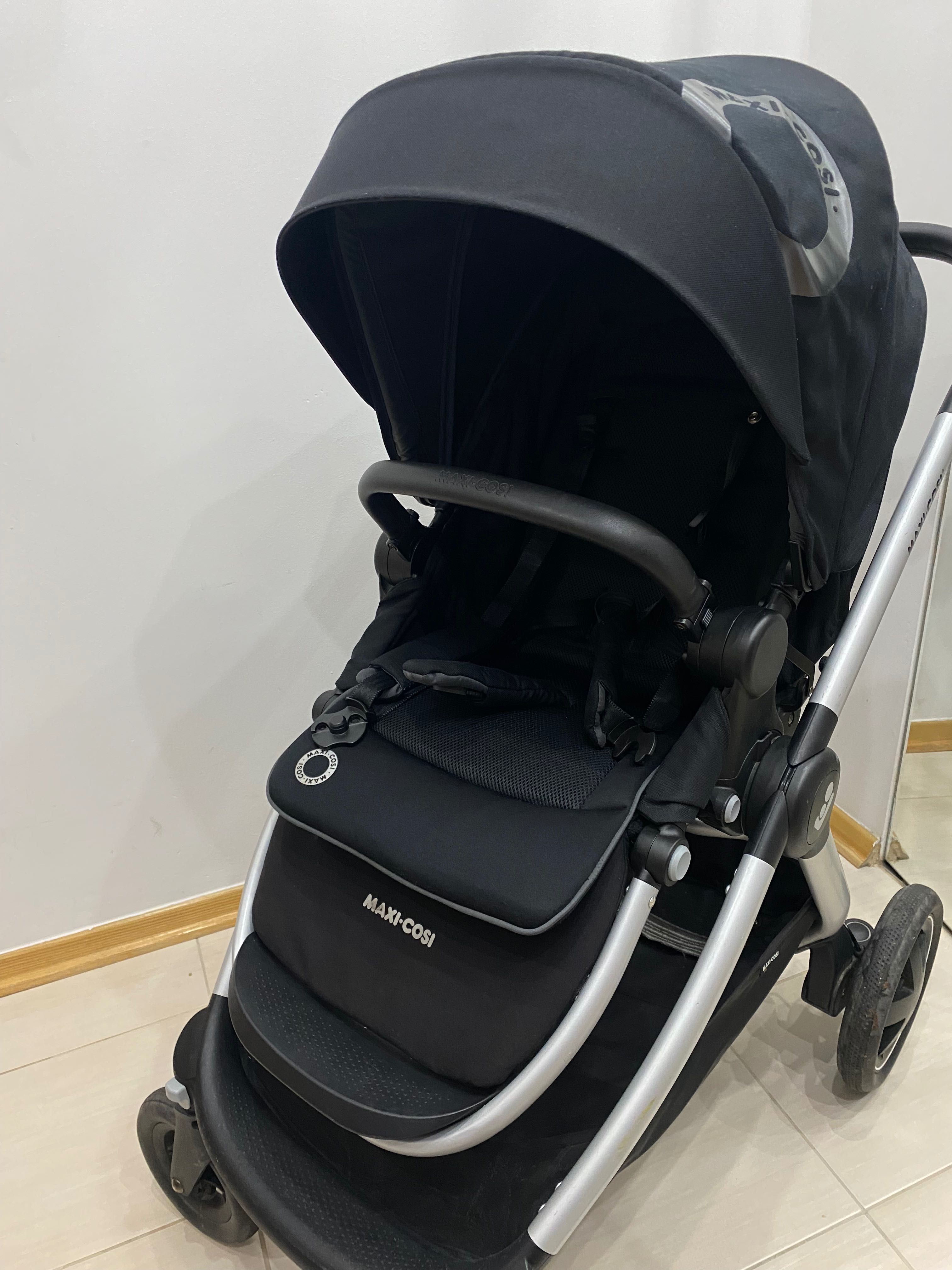 Wózek spacerowy Maxi Cosi adorra