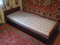 Деревянная кровать и матрац с основой из дерева. Б/У 70-е г. ХХ века.