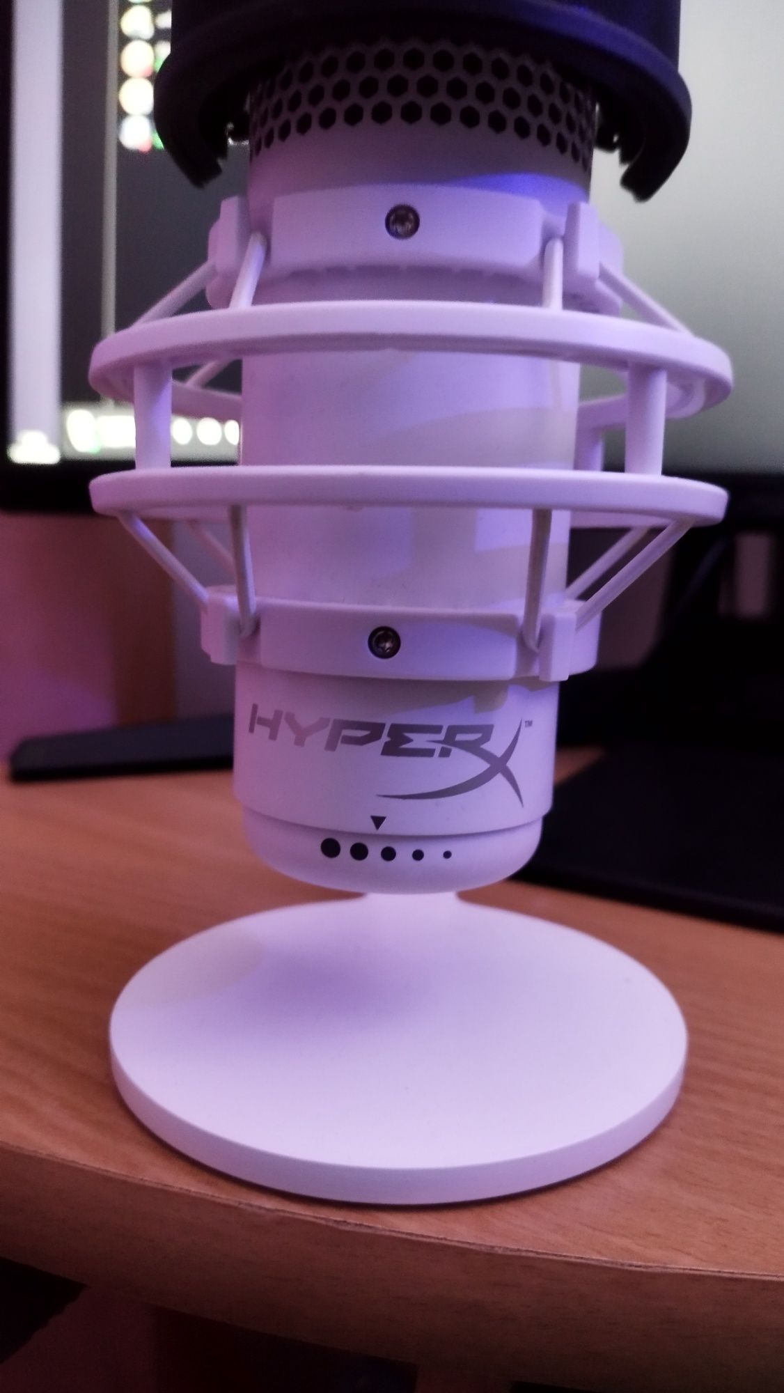 Hyperx quadcast s branco