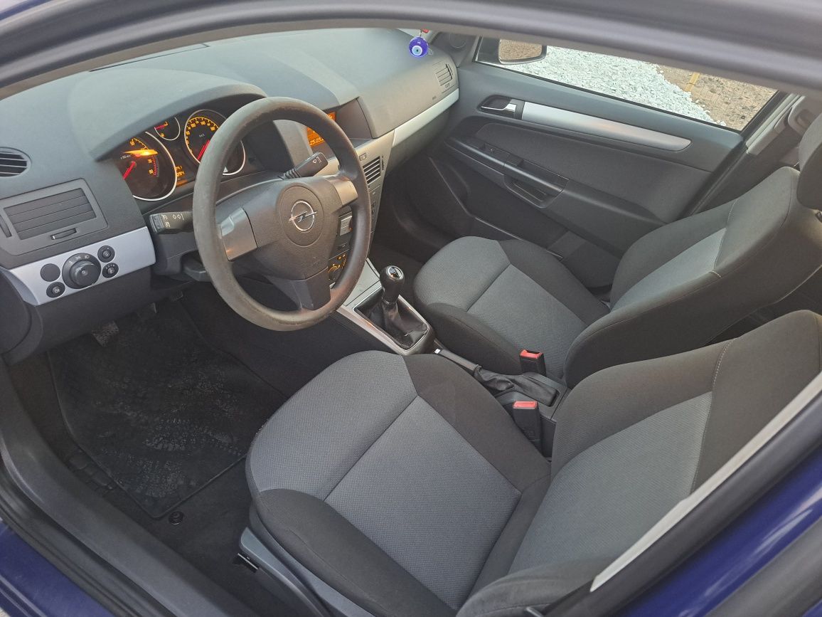 Opel Astra 1,6 benzyna fajne auto